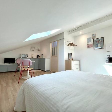 Studio Jade : Charmant Logement Place Clemenceau Apartment Pau Exterior foto