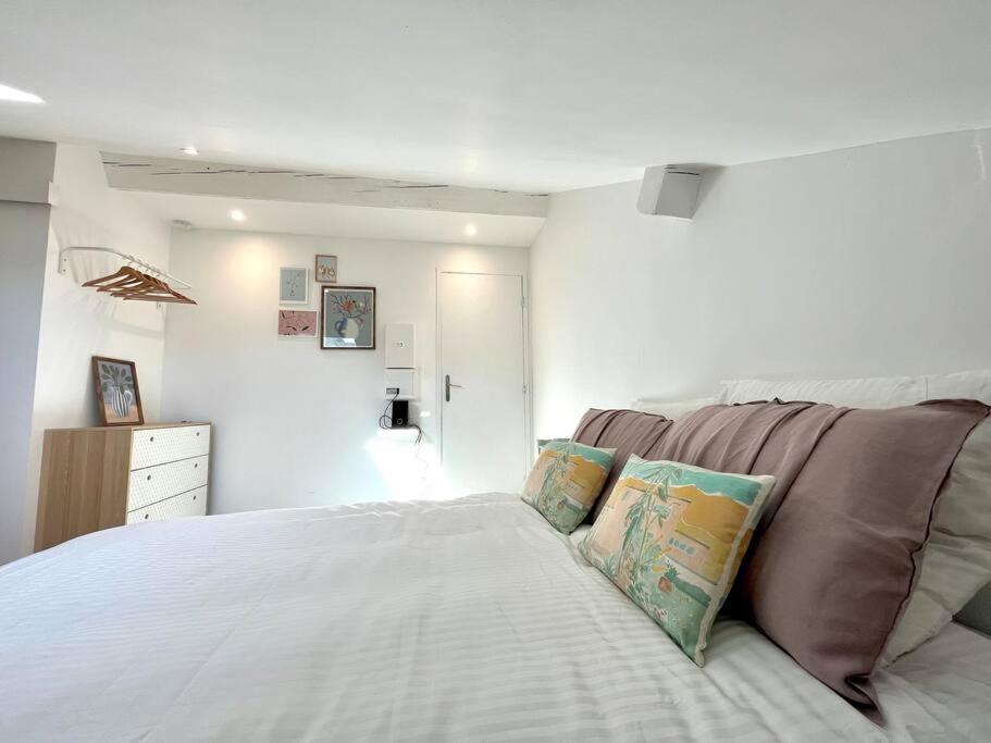 Studio Jade : Charmant Logement Place Clemenceau Apartment Pau Exterior foto